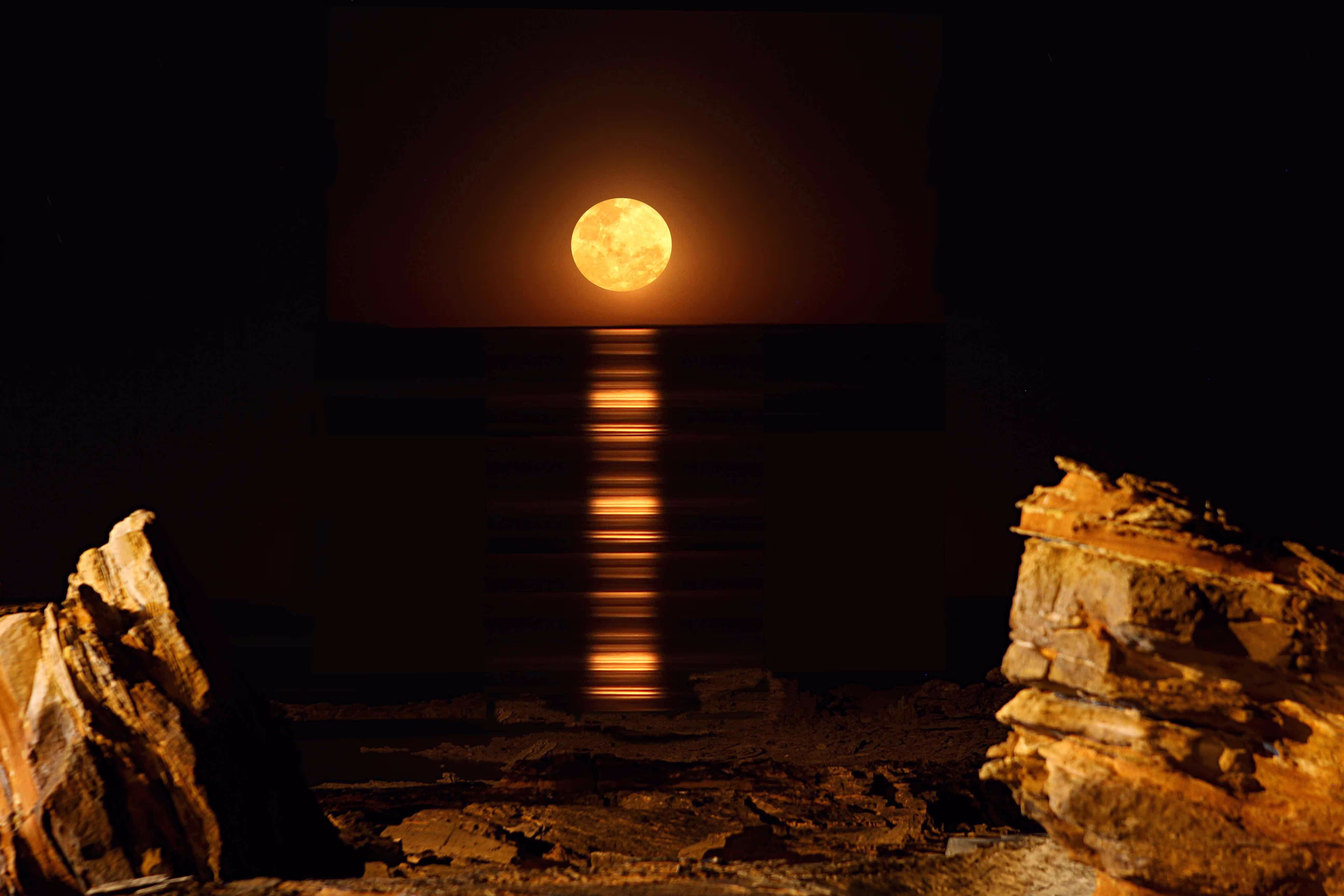 Staircase to the Moon Dates